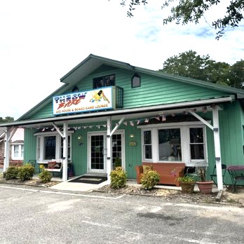 Throw Baxe Axe House and Board Game Lounge